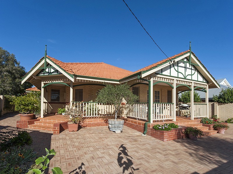 112 Basinghall Street, East Victoria Park WA 6101