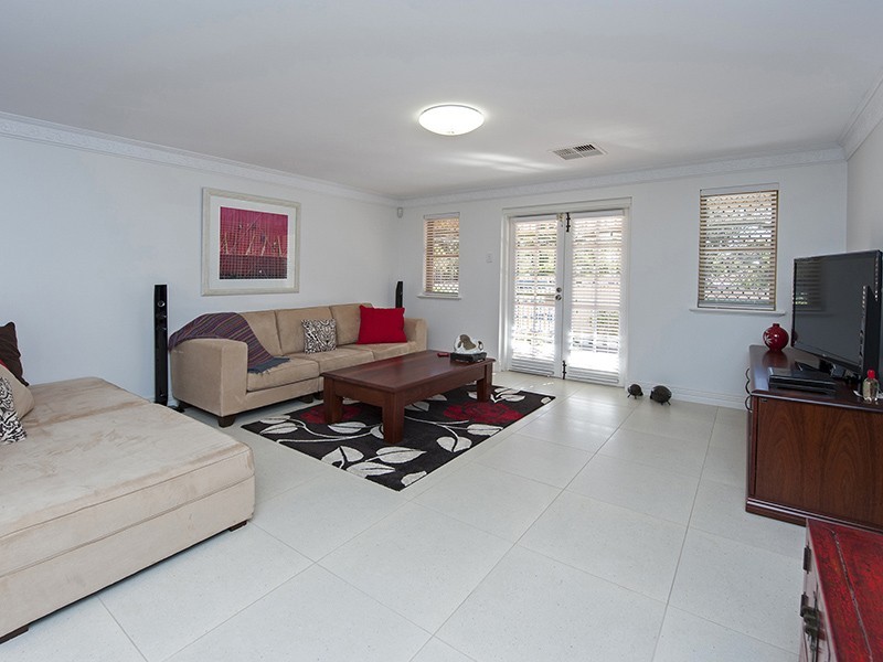 112 Basinghall Street, East Victoria Park WA 6101