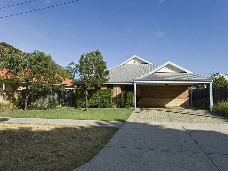 2/114 Basinghall Street, East Victoria Park WA 6101