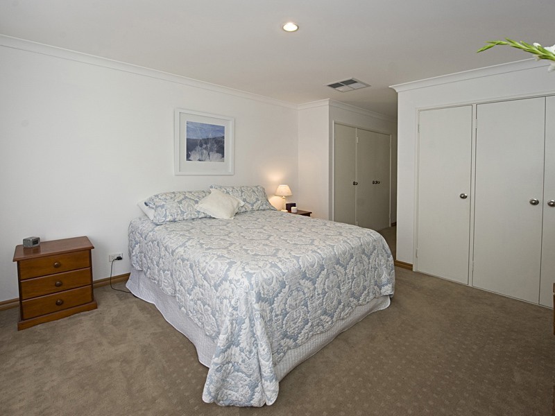 2/114 Basinghall Street, East Victoria Park WA 6101