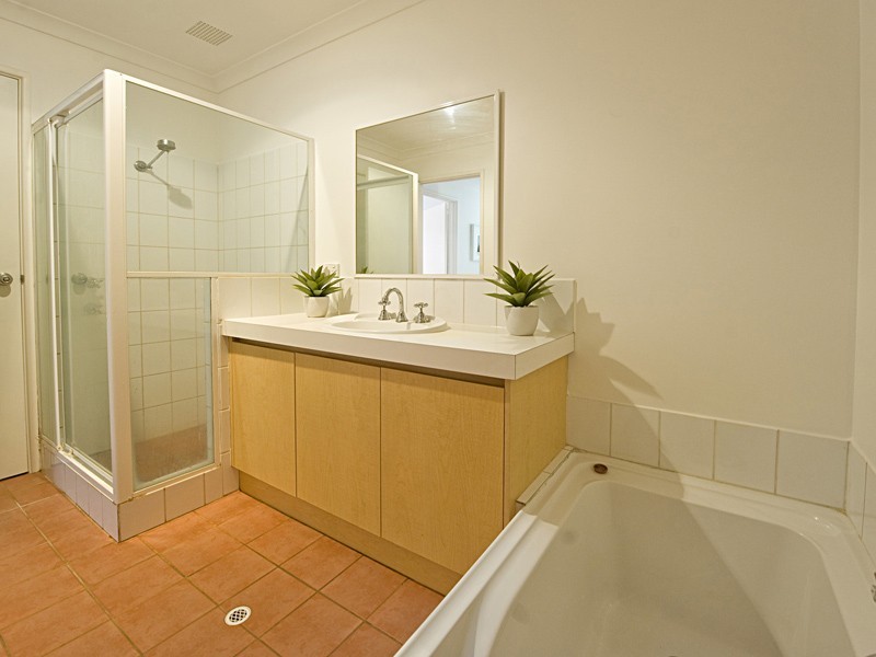 2/114 Basinghall Street, East Victoria Park WA 6101