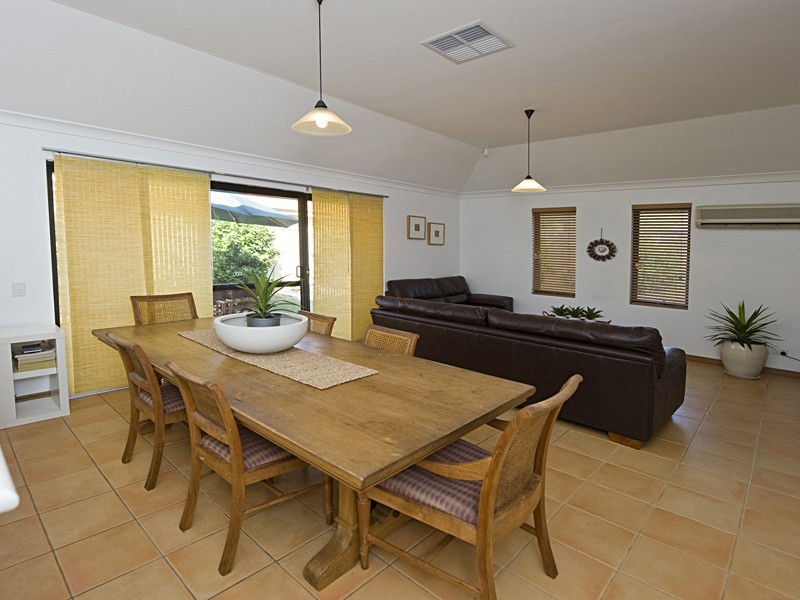 2/114 Basinghall Street, East Victoria Park WA 6101