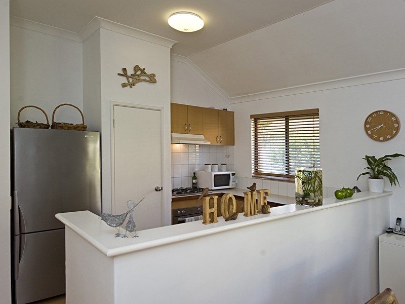 2/114 Basinghall Street, East Victoria Park WA 6101