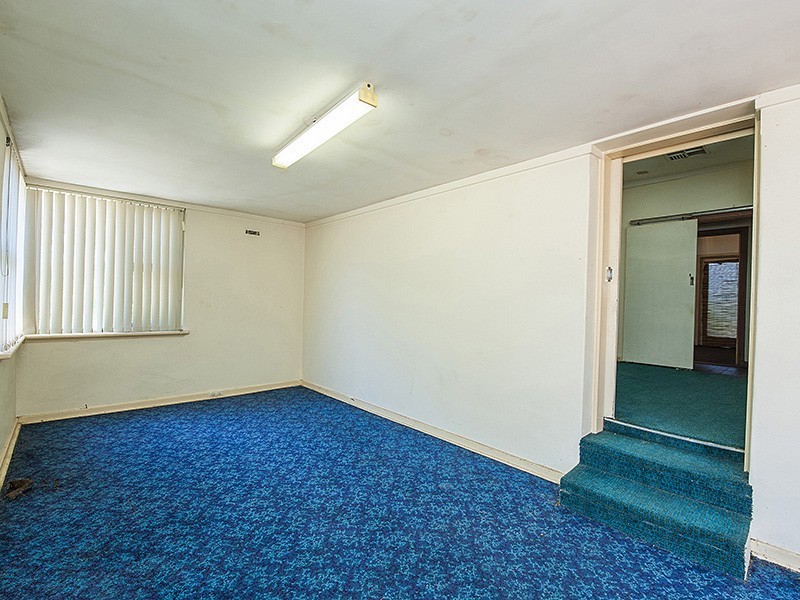 20 Beesley Street, St James WA 6102