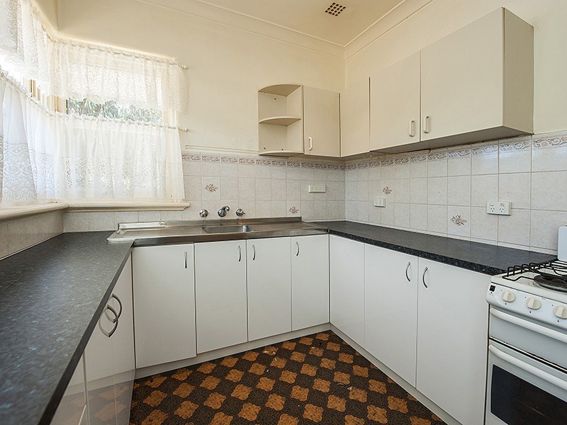 20 Beesley Street, St James WA 6102