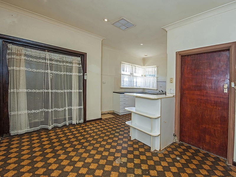 20 Beesley Street, St James WA 6102