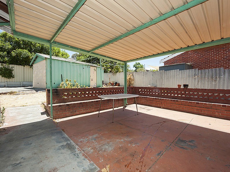 20 Beesley Street, St James WA 6102