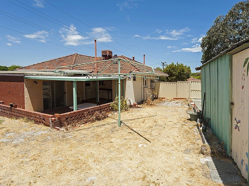 20 Beesley Street, St James WA 6102