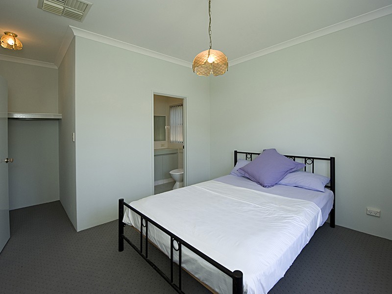 2/129 Hordern Street, Victoria Park WA 6100