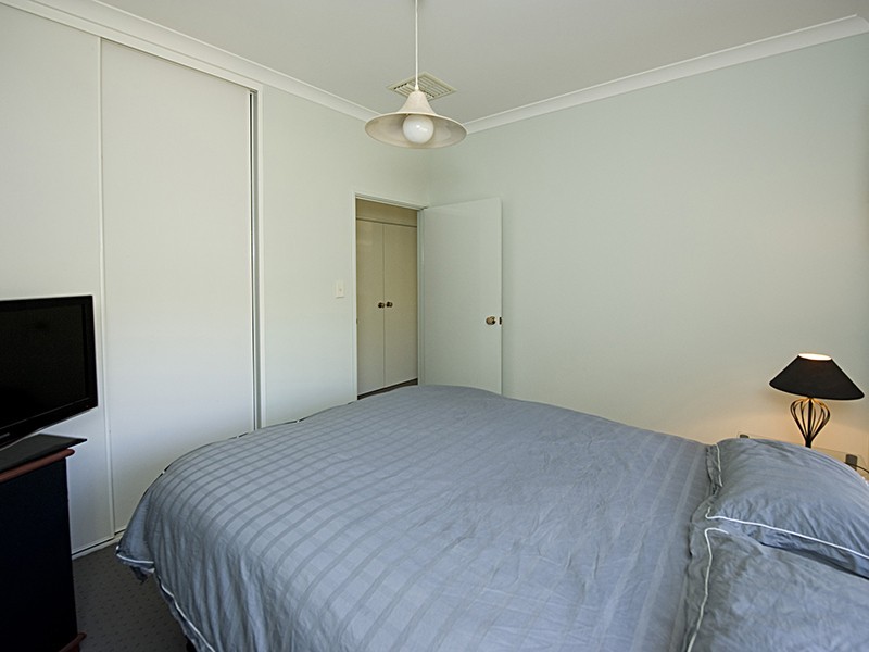 2/129 Hordern Street, Victoria Park WA 6100