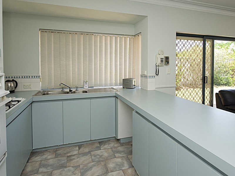 2/129 Hordern Street, Victoria Park WA 6100