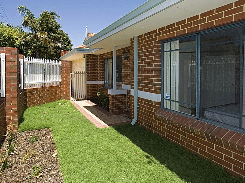 2/129 Hordern Street, Victoria Park WA 6100