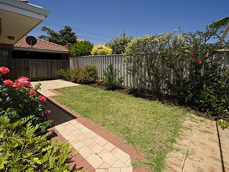 2/129 Hordern Street, Victoria Park WA 6100