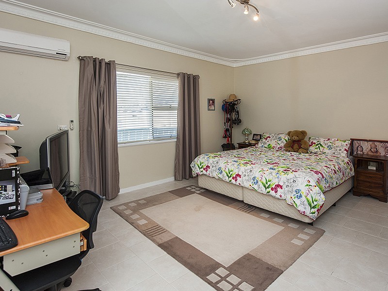 122 Jarrah Road, St James WA 6102