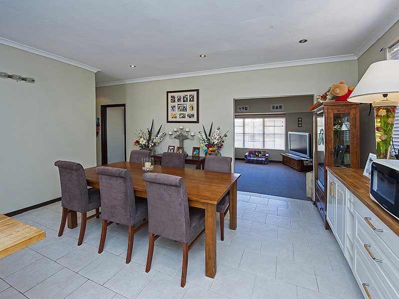 122 Jarrah Road, St James WA 6102