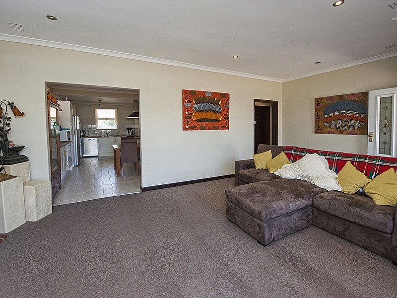 122 Jarrah Road, St James WA 6102
