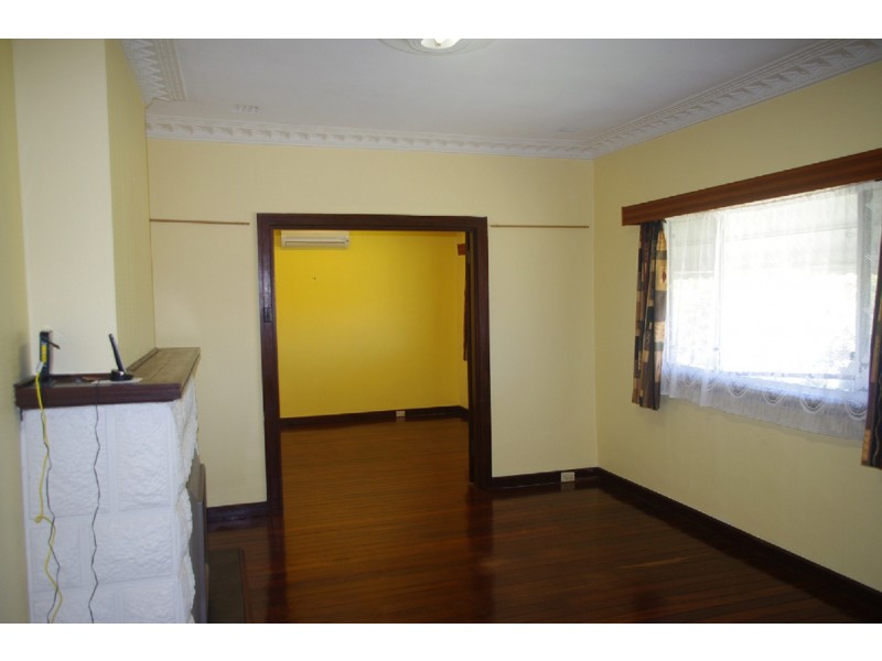 11 Wyndham Street, St James WA 6102