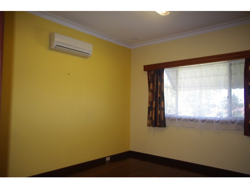 11 Wyndham Street, St James WA 6102