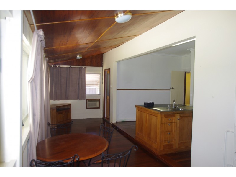 11 Wyndham Street, St James WA 6102