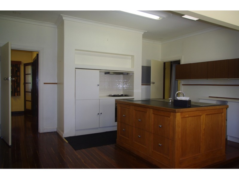 11 Wyndham Street, St James WA 6102