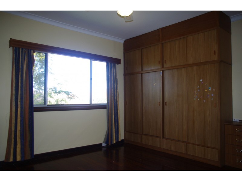 11 Wyndham Street, St James WA 6102