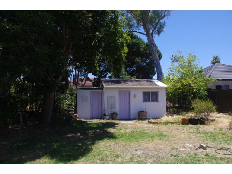 11 Wyndham Street, St James WA 6102