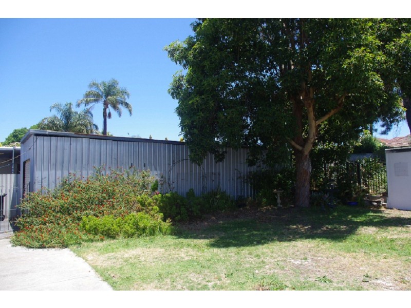 11 Wyndham Street, St James WA 6102