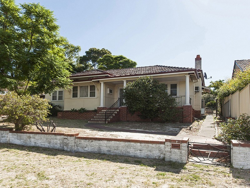 7 Wyndham Street, St James WA 6102