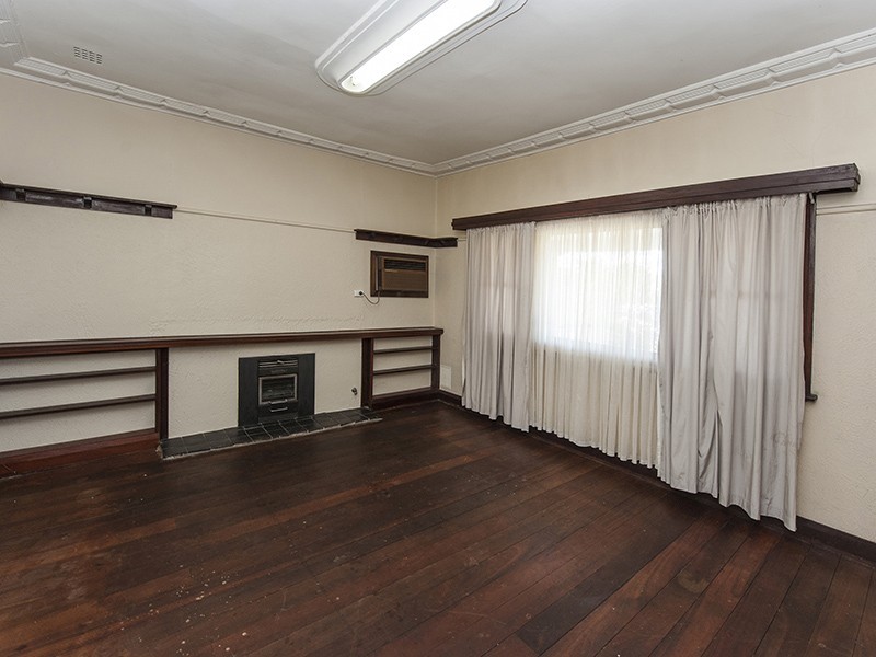 7 Wyndham Street, St James WA 6102
