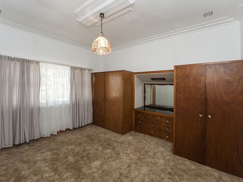 7 Wyndham Street, St James WA 6102