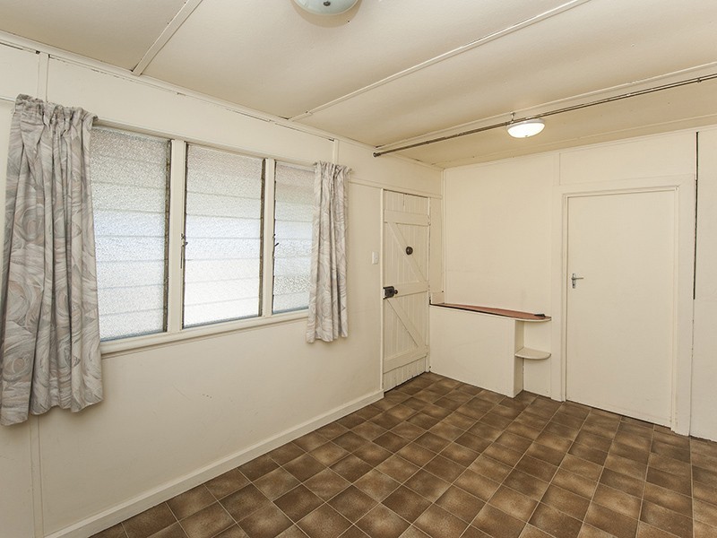 7 Wyndham Street, St James WA 6102