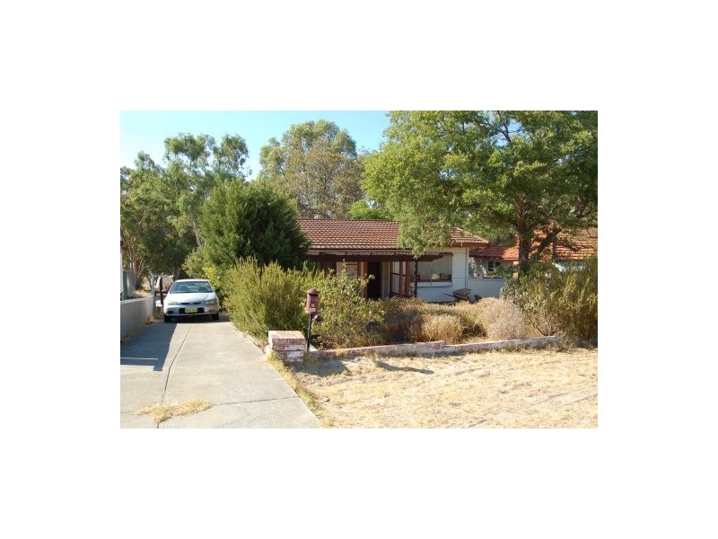 8 Duke St, Bentley WA 6102