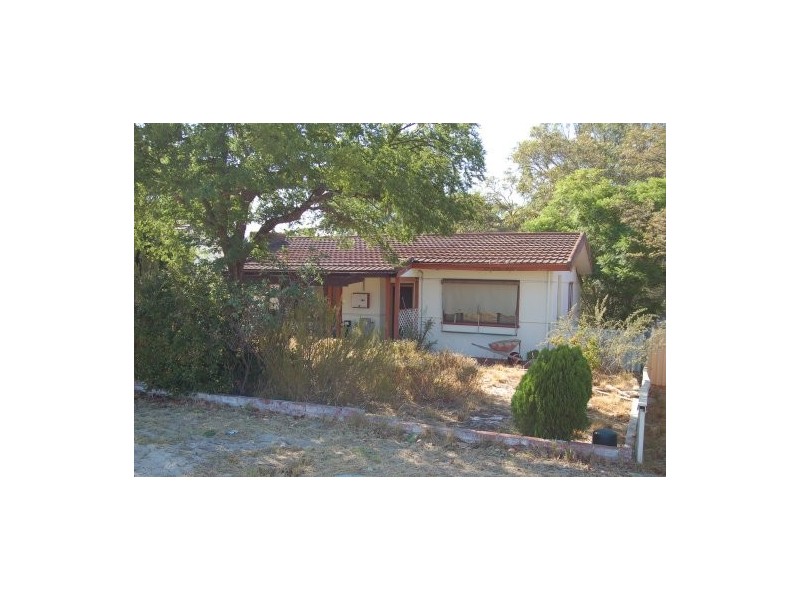 8 Duke St, Bentley WA 6102