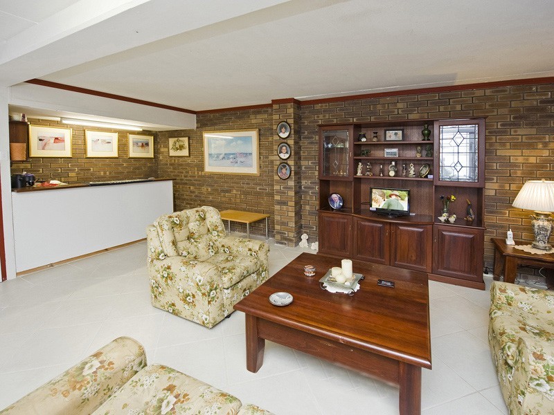 2/27 Leonard Street, Victoria Park WA 6100