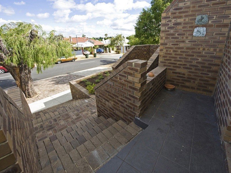 2/27 Leonard Street, Victoria Park WA 6100