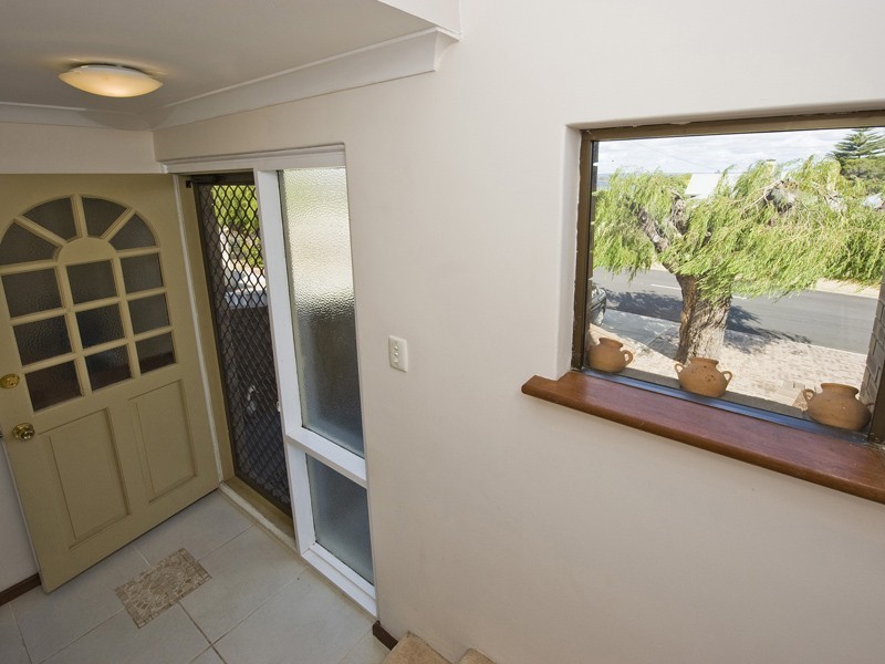 2/27 Leonard Street, Victoria Park WA 6100