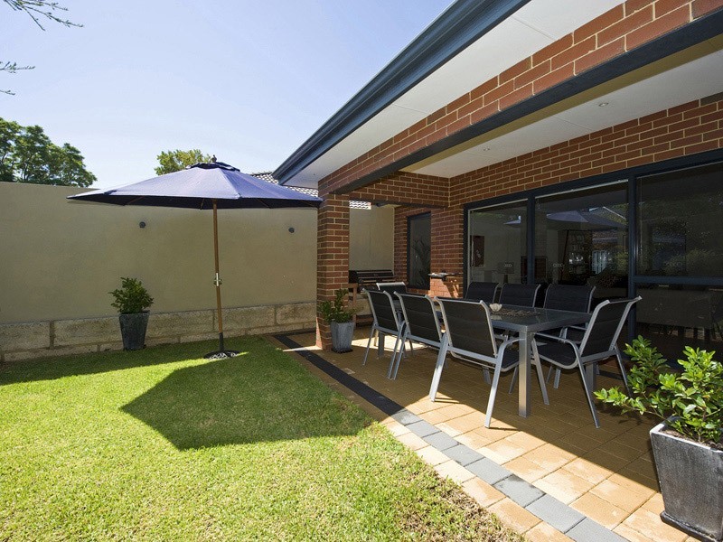 33A Wyndham Street, St James WA 6102