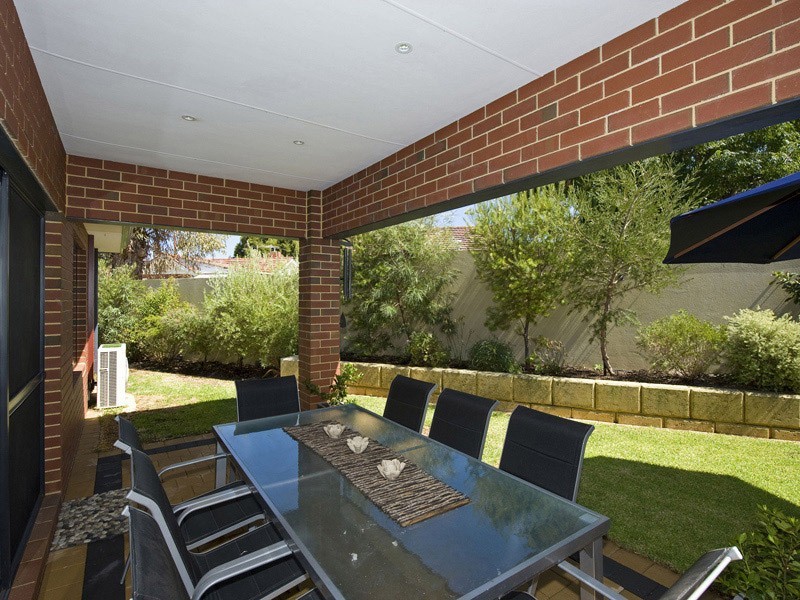 33A Wyndham Street, St James WA 6102