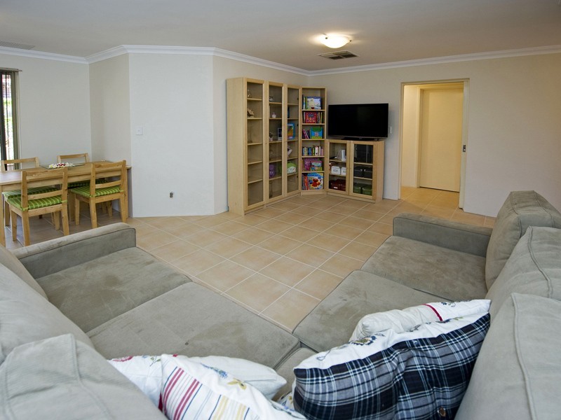 8/20 Ivanhoe Street, Bassendean WA 6054