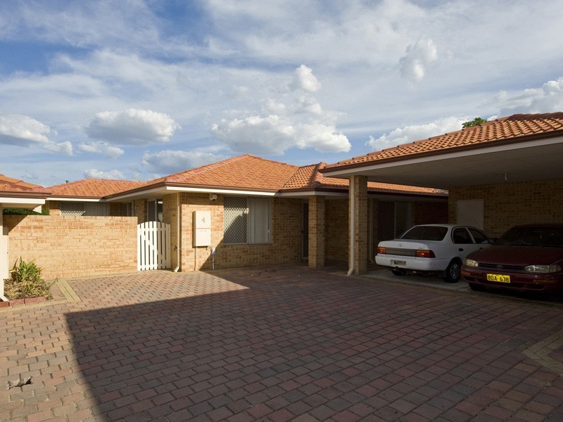4/4 Page Avenue, Bentley WA 6102