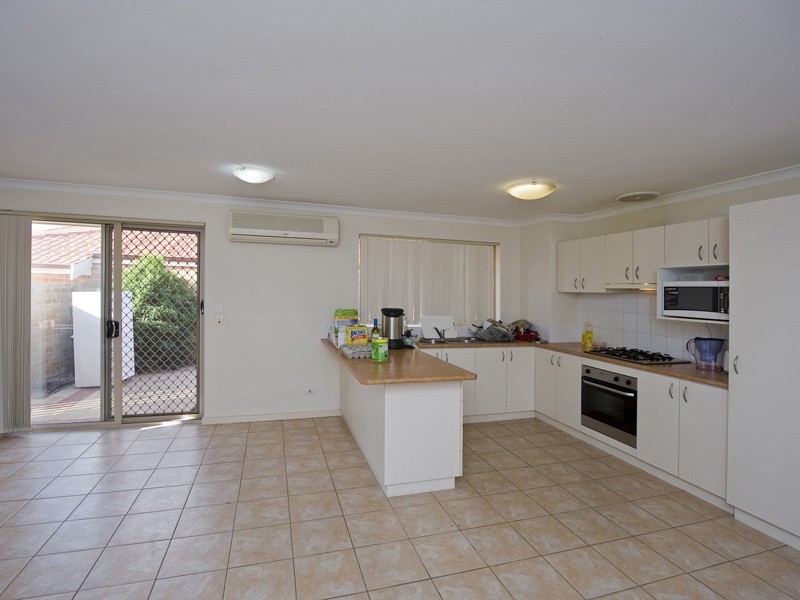 4/4 Page Avenue, Bentley WA 6102