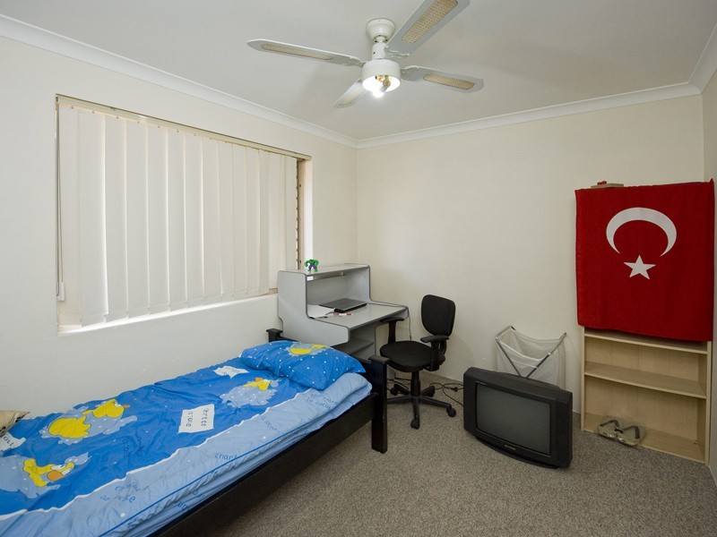 4/4 Page Avenue, Bentley WA 6102