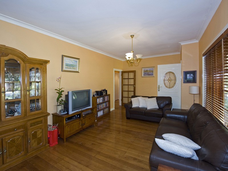 28 Clinton Avenue, St James WA 6102