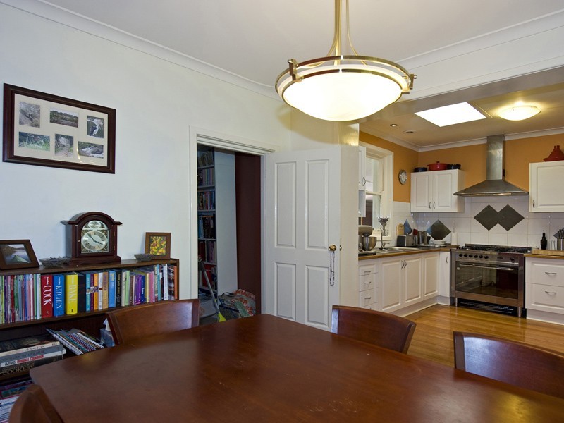 28 Clinton Avenue, St James WA 6102