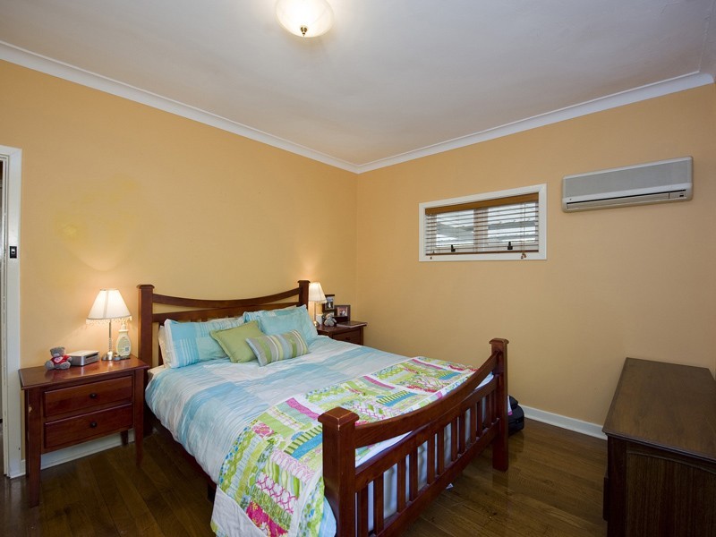 28 Clinton Avenue, St James WA 6102