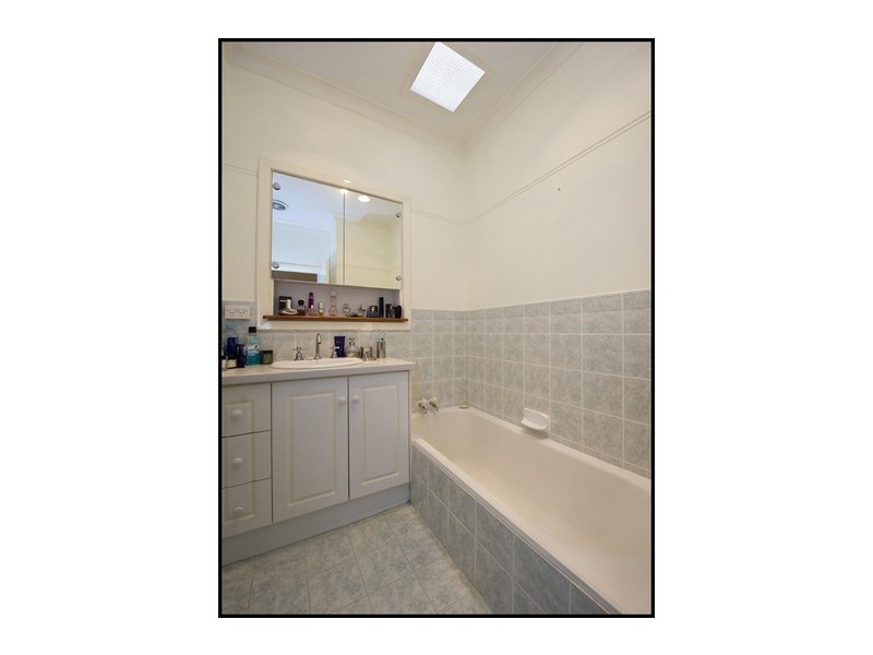 28 Clinton Avenue, St James WA 6102