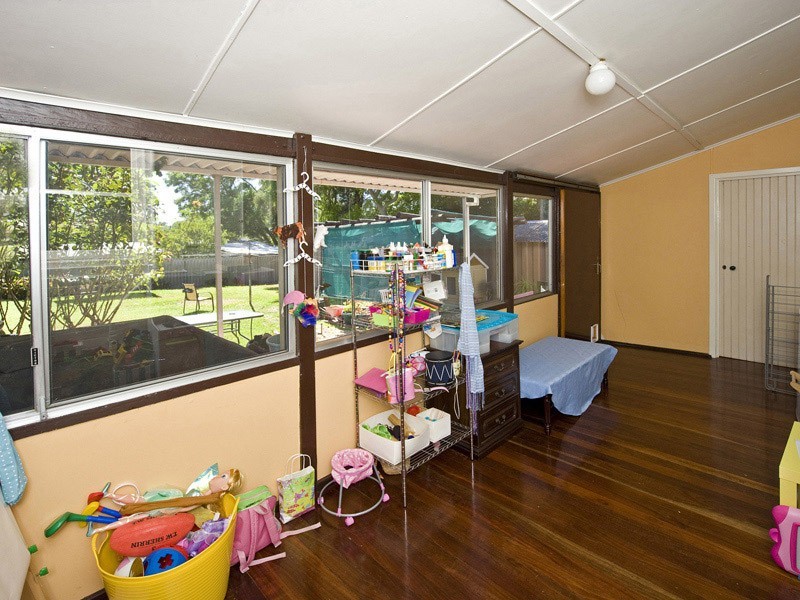 28 Clinton Avenue, St James WA 6102