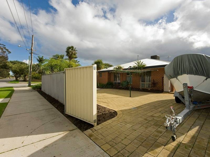 1 Hyland Way, Wilson WA 6107