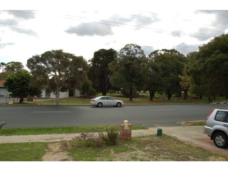 12 Hill View Terrace, St James WA 6102