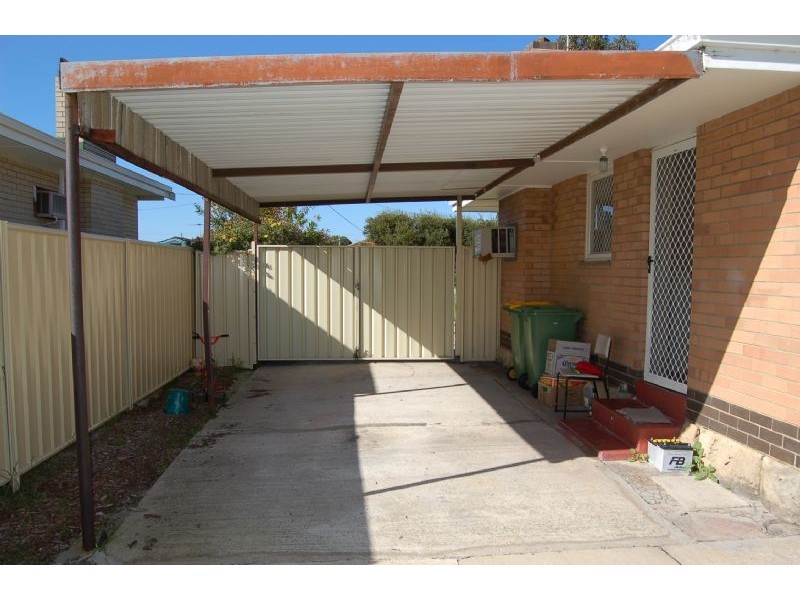 5 Beverley Road, Cloverdale WA 6105